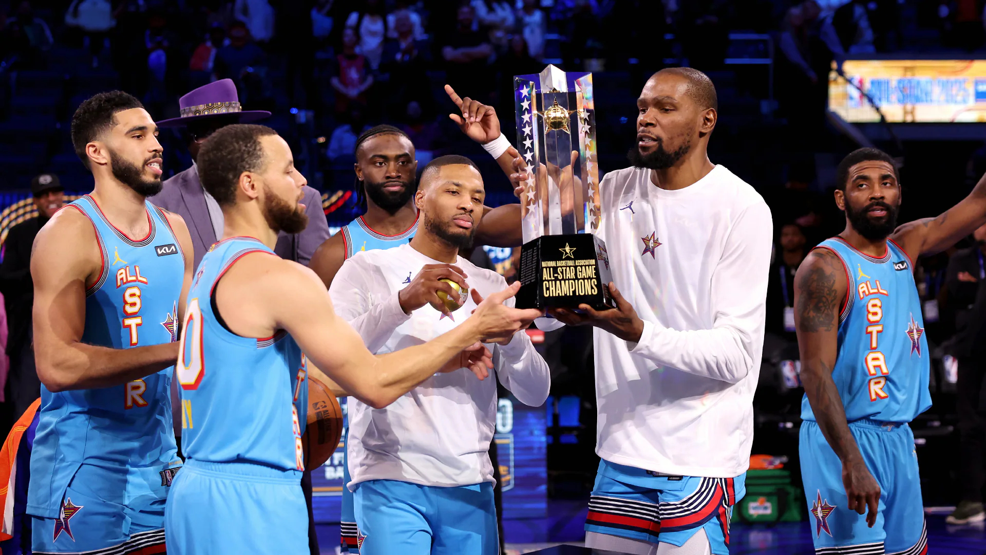 勇士队内风波：库里与管理层冲突，库明加强硬要求科尔下课